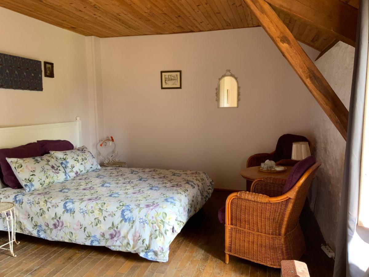 Bed and Breakfast Domaine Les Teuilleres Lacam-dʼOurcet Exterior foto
