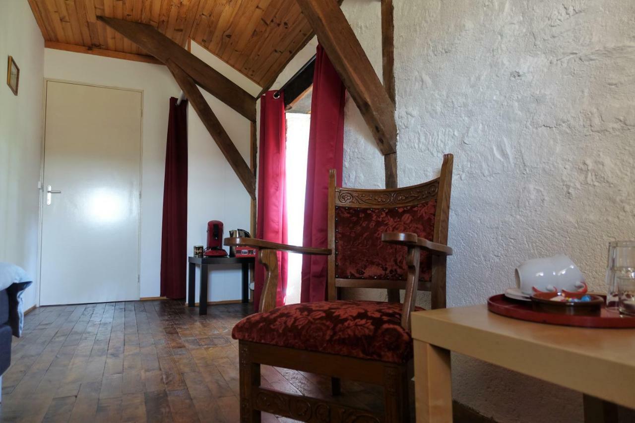 Bed and Breakfast Domaine Les Teuilleres Lacam-dʼOurcet Exterior foto